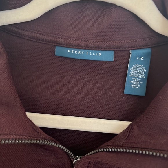 Pullover. - Picture 2 of 2